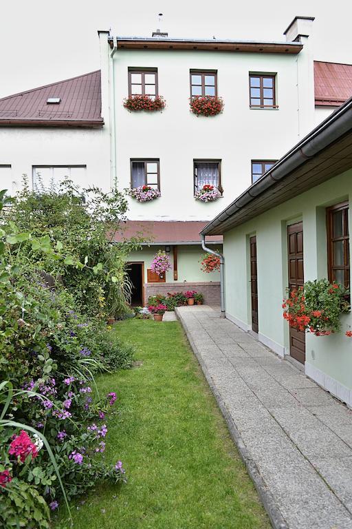 Apartmán Náměstí Hostinné Habitación foto