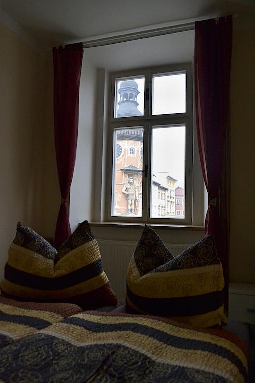 Apartmán Náměstí Hostinné Habitación foto