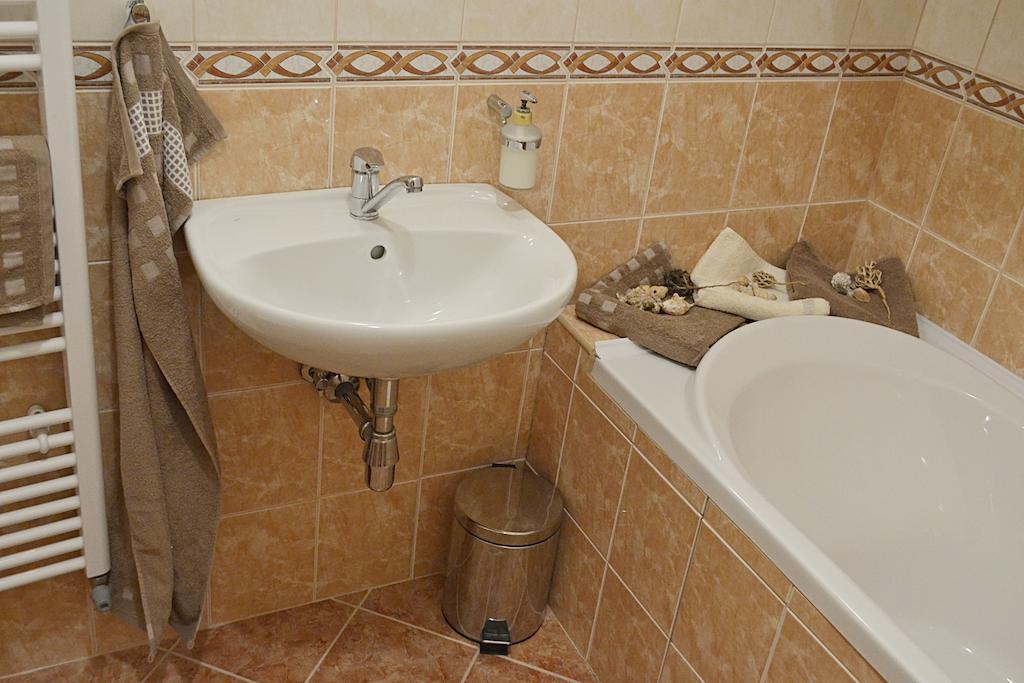 Apartmán Náměstí Hostinné Habitación foto